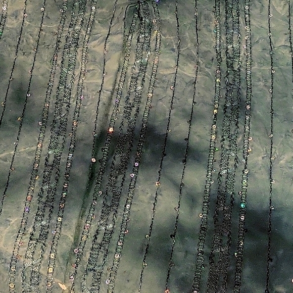 Roz & Ali Green Sequined V-Neck Adjustable Sleeve Top St. Pat's Day Sz Petite L - Picture 6 of 8